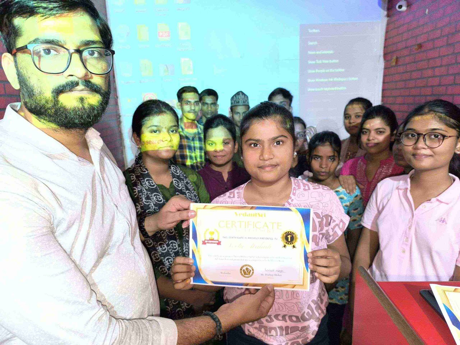 VedantSri-Sessional-Reward-Ceremony-Toppers-Students-4-scaled.jpg